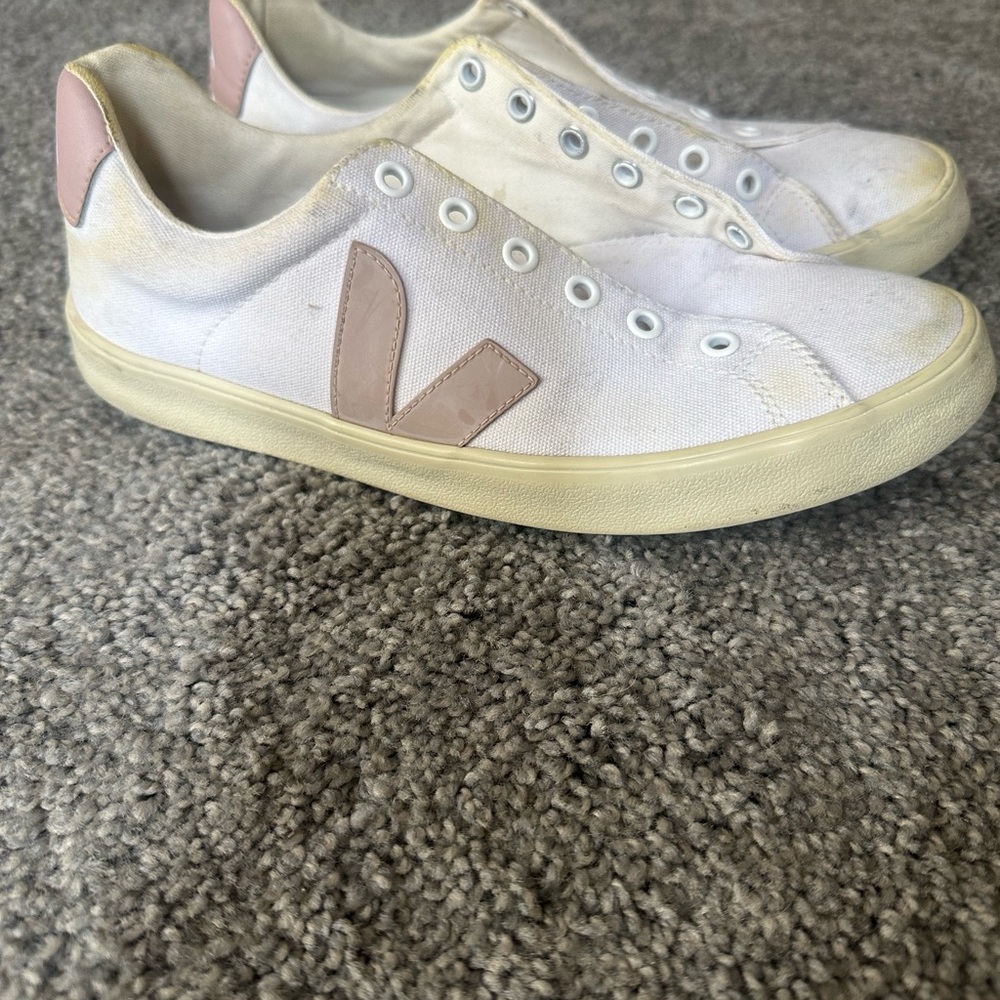 Veja Women's White and Pink Sneakers